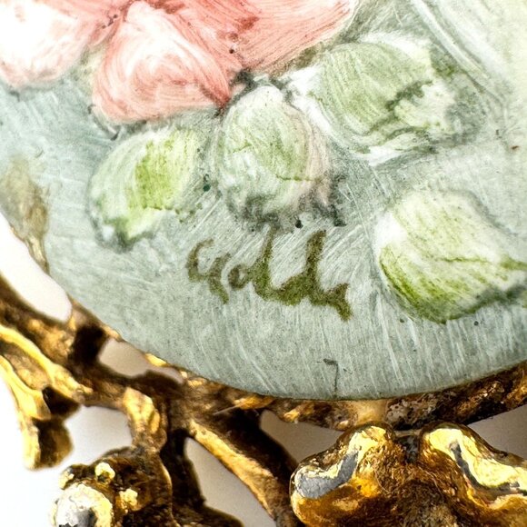 Hand-Painted Floral Porcelain Vtg Brooch Pin Gold-Tone Signed Ornate Frame - Picture 4 of 9
